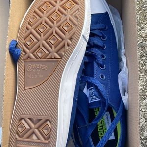 Blue Converse/Chuck Taylors - New in box - sz9 men